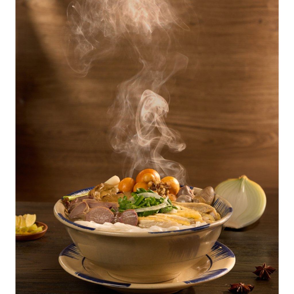 Gà Trống Thiến Tại Phở NHON